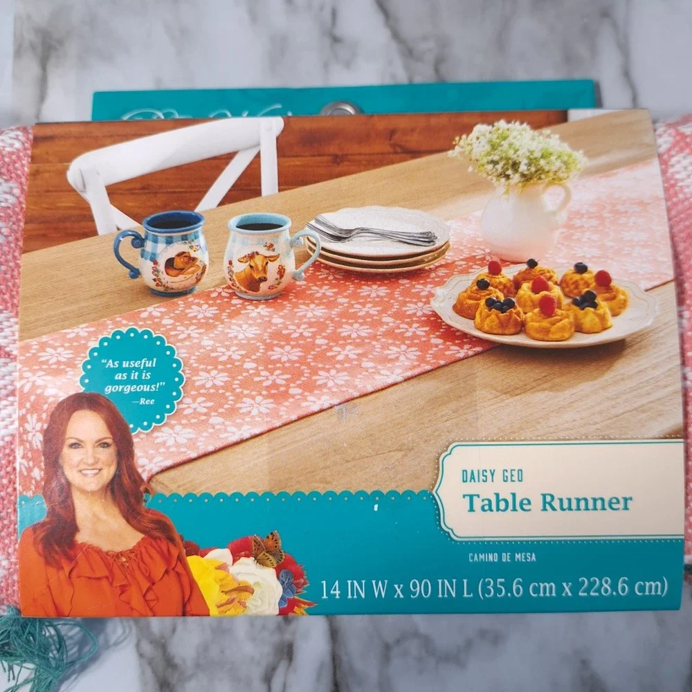 The Pioneer‎ Woman Daisy Geo Table Runner 14